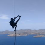 rappel avec vue sur lac Alpes du Sud
